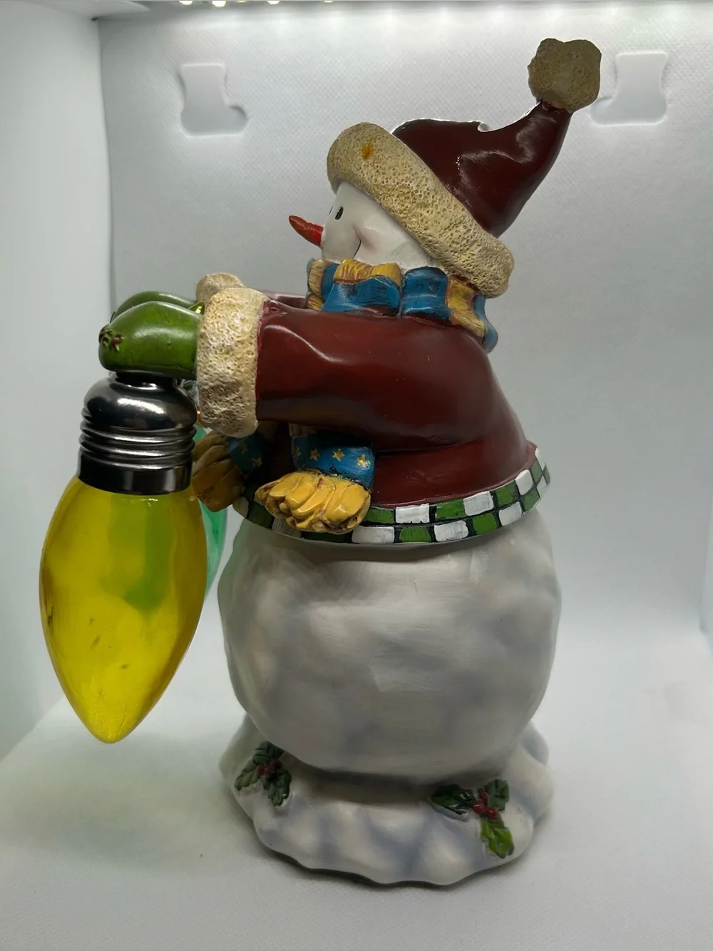 Snowman Salt and Pepper Holder Shakers magnetic Set Holiday Home Collection